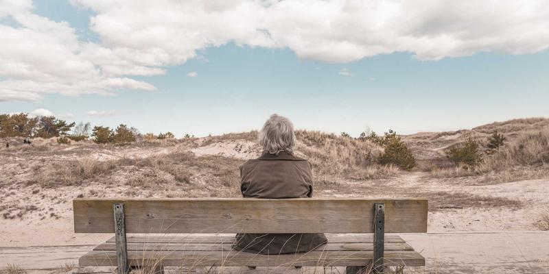 头条新闻的短视频革命：叙事重构如何引爆传播效能与年轻受众吸引力