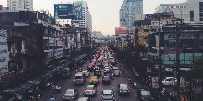 新闻摄影的伦理边界：灾难报道中的人文关怀与视觉冲击平衡