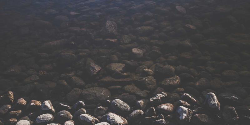 新闻进阶：从碎片化资讯到深度信息聚合的认知跃迁