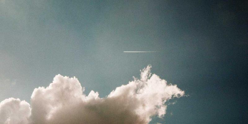 财经新闻与国际新闻的叙事革命：新闻播客如何重塑声音媒介